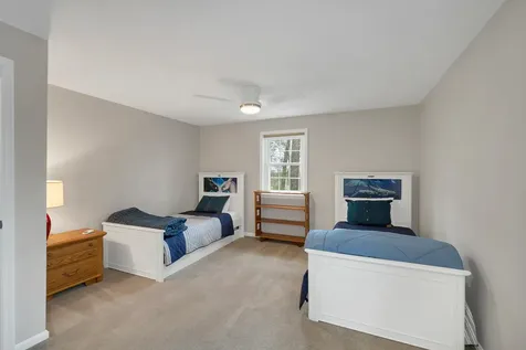 70 Spindlewick Drive Nashua NH 03062
