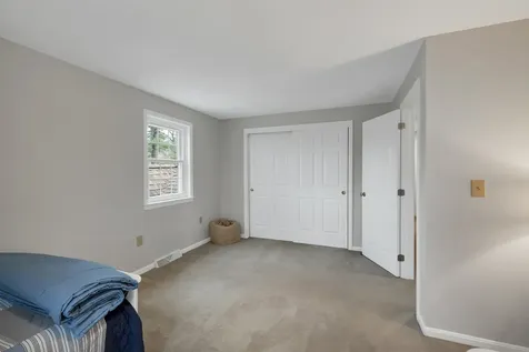 70 Spindlewick Drive Nashua NH 03062