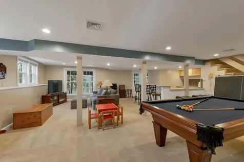 70 Spindlewick Drive Nashua NH 03062