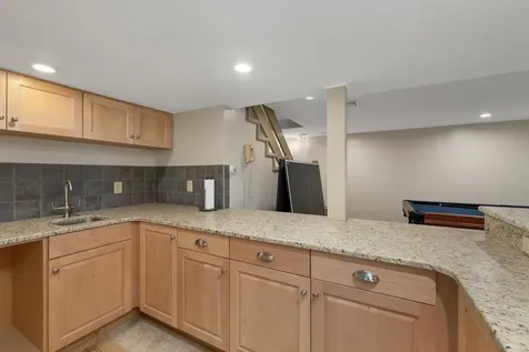 70 Spindlewick Drive Nashua NH 03062