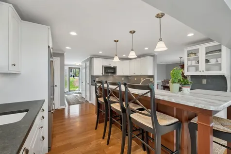 70 Spindlewick Drive Nashua NH 03062