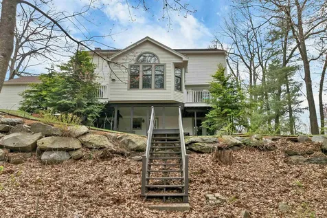 70 Spindlewick Drive Nashua NH 03062