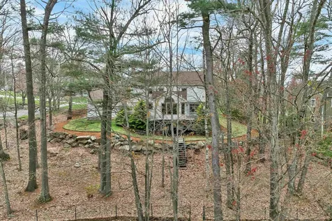 70 Spindlewick Drive Nashua NH 03062