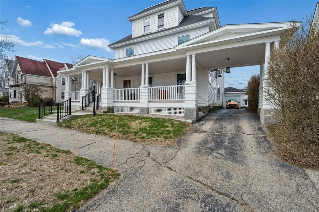 286 Coolidge Avenue Manchester NH 03102