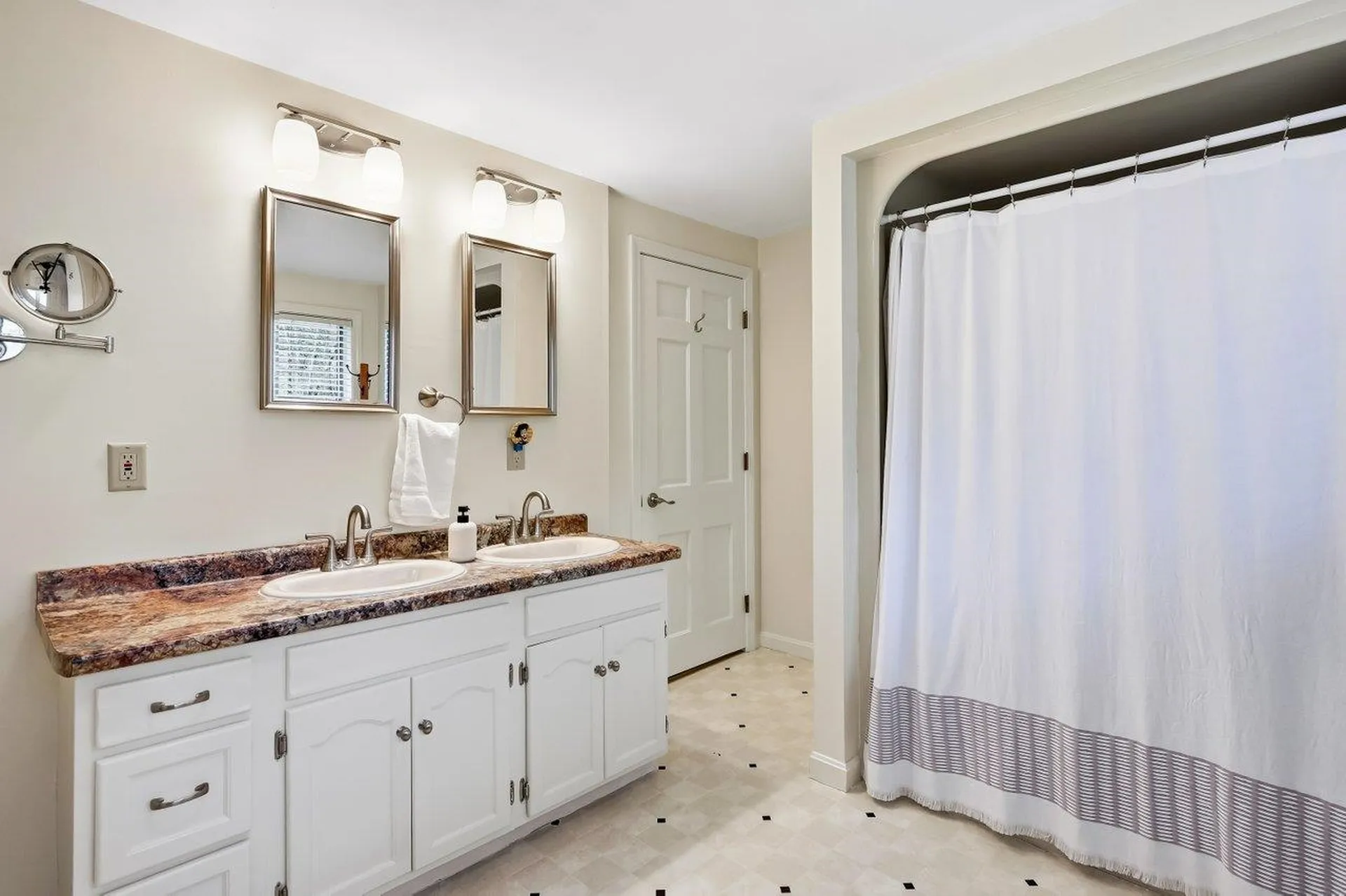 3 Moss Lane Madbury NH 03823