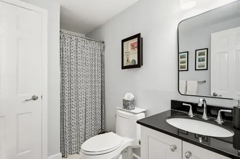 3 Moss Lane Madbury NH 03823