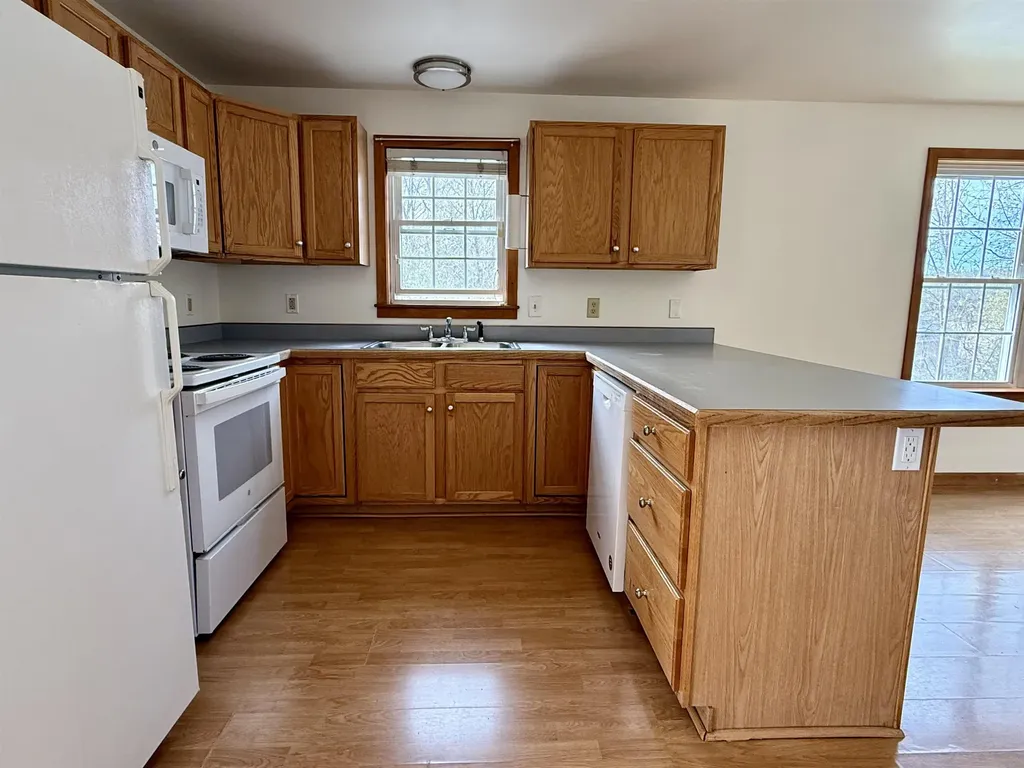 103 Sherwood Circle Brattleboro VT 05301