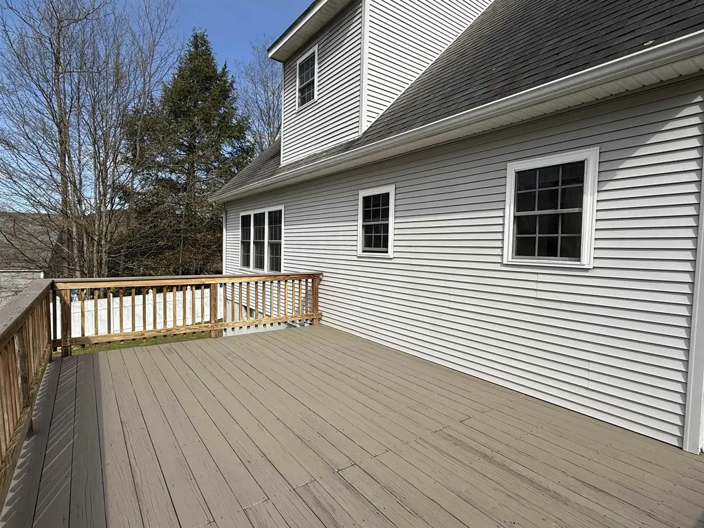 103 Sherwood Circle Brattleboro VT 05301