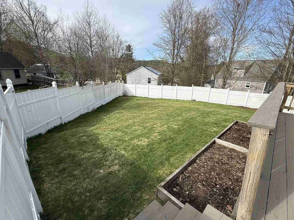 103 Sherwood Circle Brattleboro VT 05301