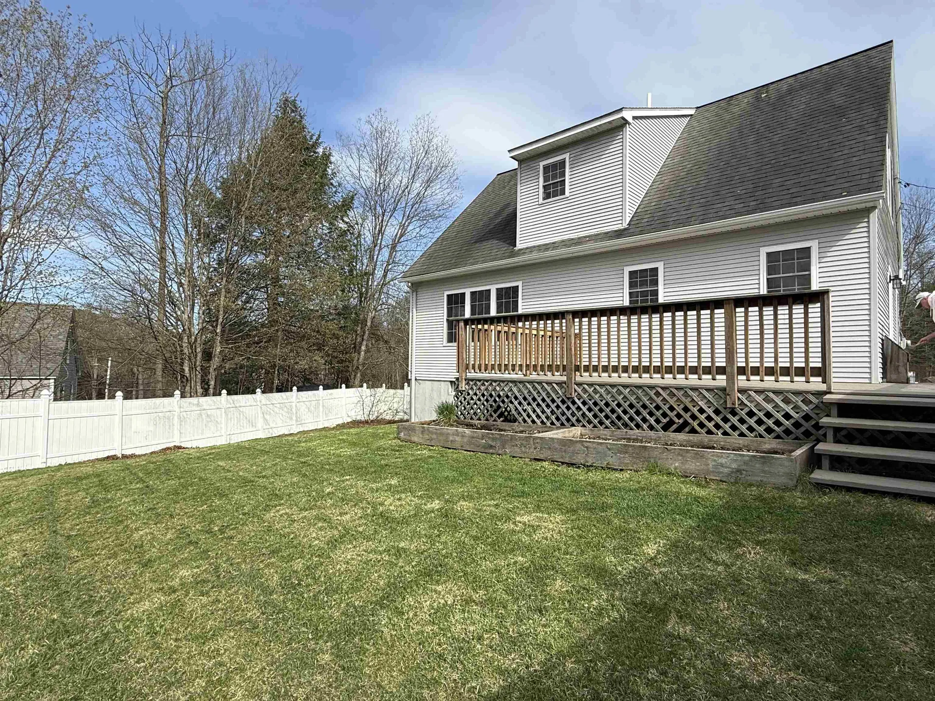 103 Sherwood Circle Brattleboro VT 05301