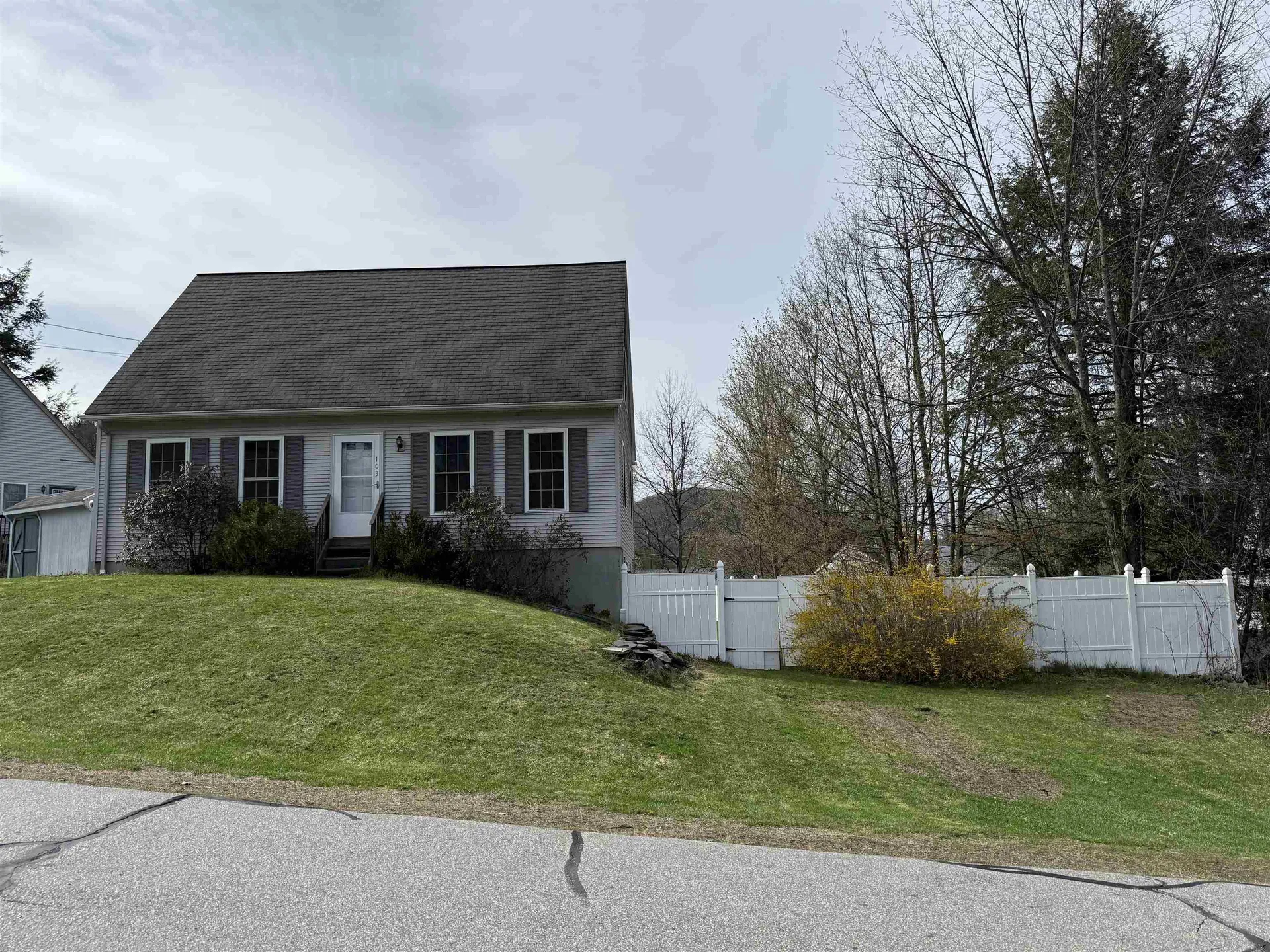 103 Sherwood Circle Brattleboro VT 05301