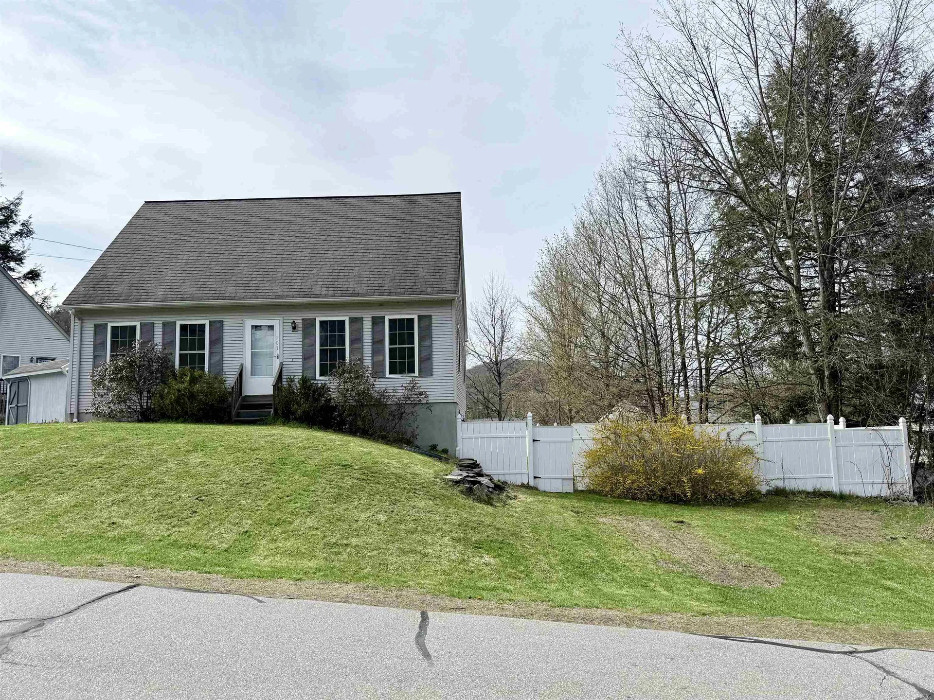 103 Sherwood Circle Brattleboro VT 05301