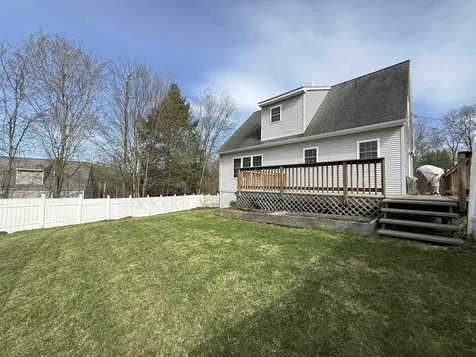 103 Sherwood Circle Brattleboro VT 05301