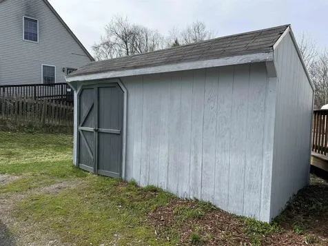 103 Sherwood Circle Brattleboro VT 05301