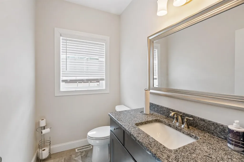 44 Sheffield Street Windham NH 03087
