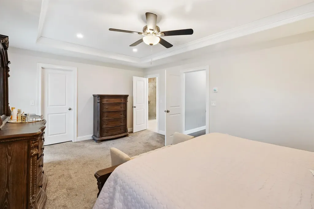 44 Sheffield Street Windham NH 03087