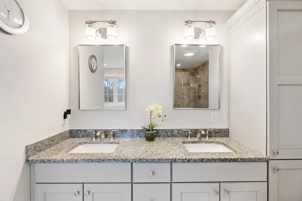 44 Sheffield Street Windham NH 03087