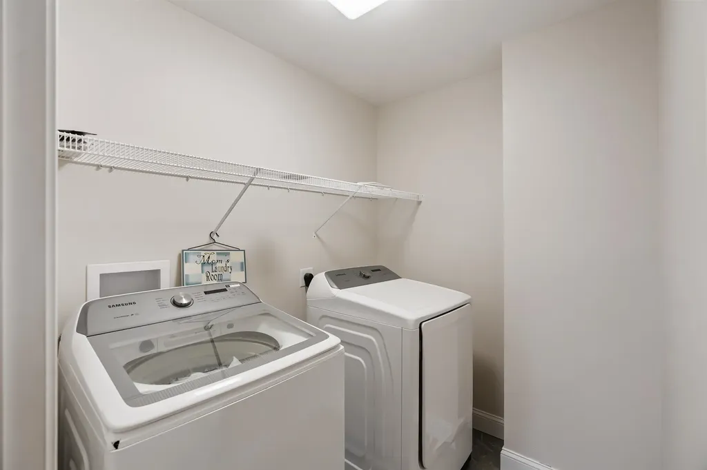 44 Sheffield Street Windham NH 03087