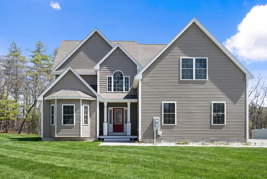 44 Sheffield Street Windham NH 03087