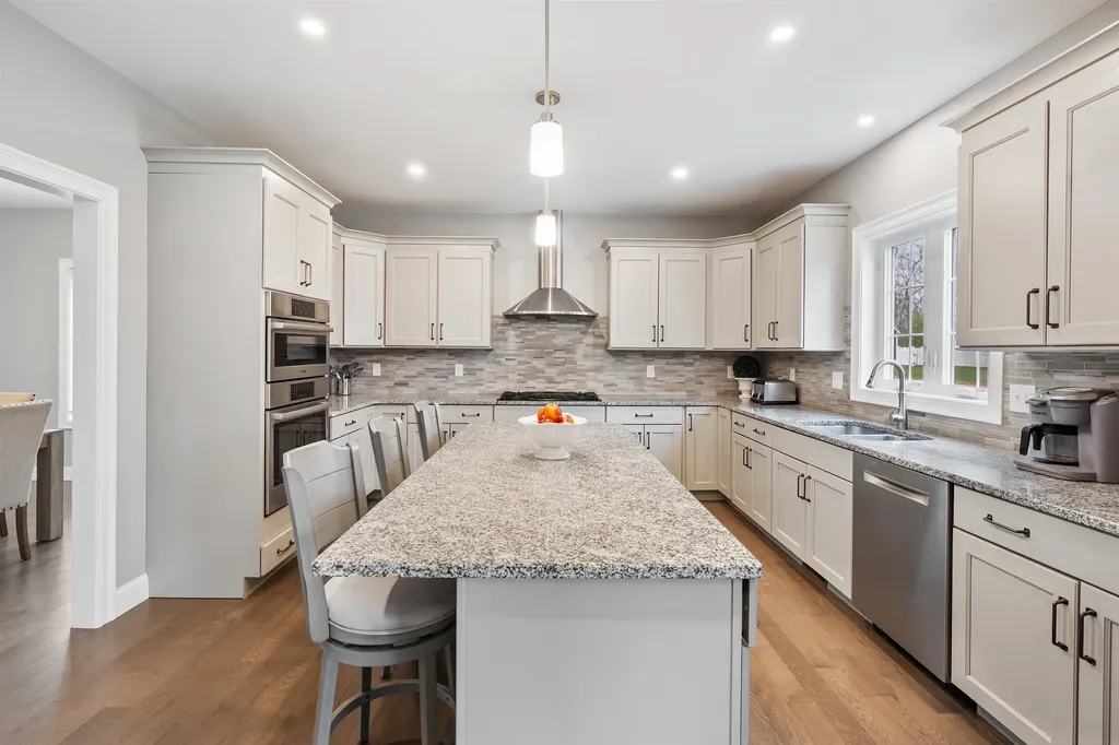 44 Sheffield Street Windham NH 03087