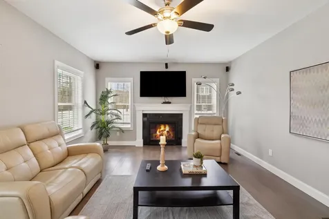 44 Sheffield Street Windham NH 03087