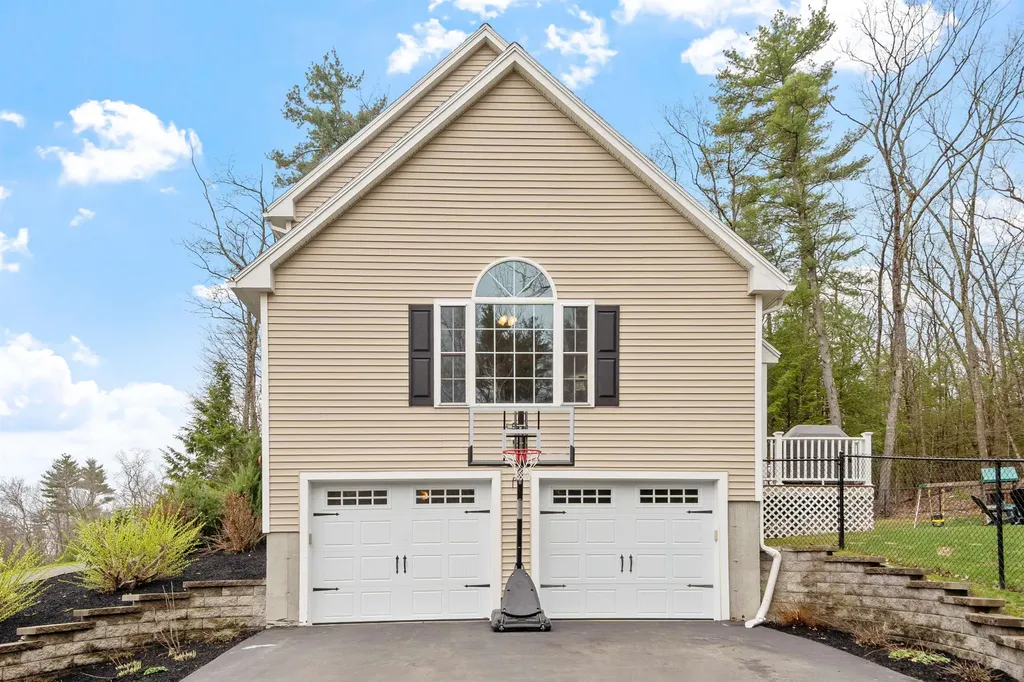 1 Brandy Rock Road Derry NH 03038