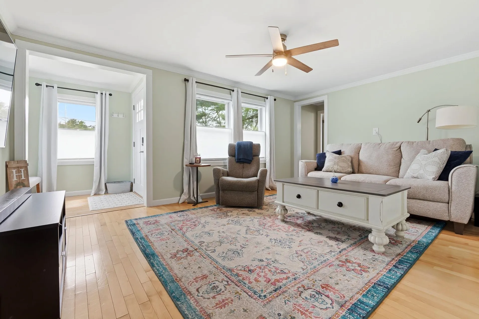 182 S Main Street Newton NH 03858