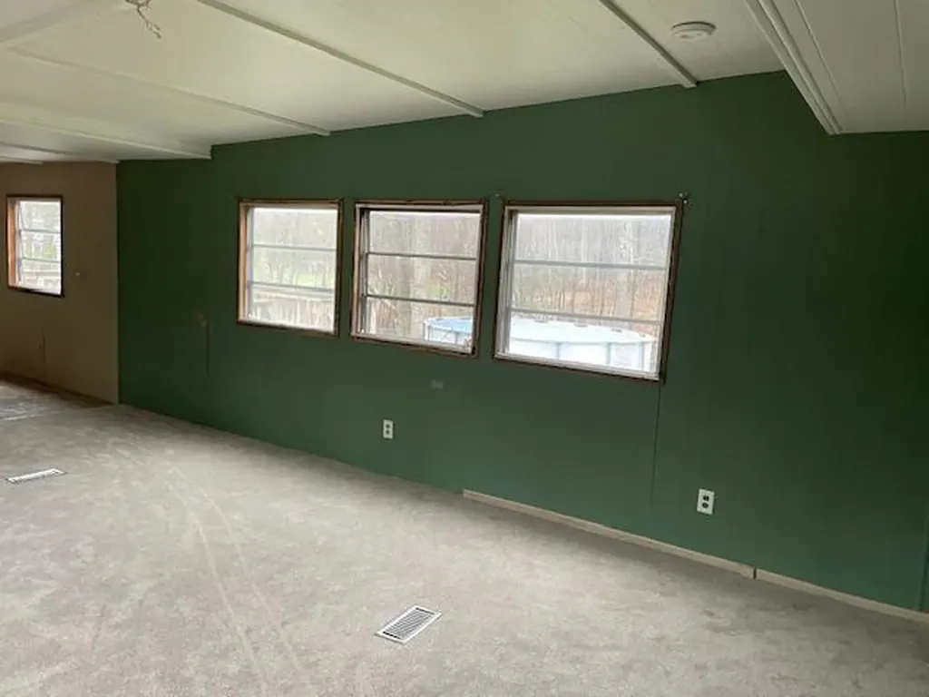 10 Fox Lane Rochester NH 03867
