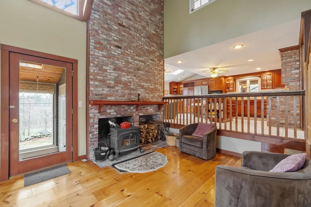 76 English Range Road Derry NH 03038