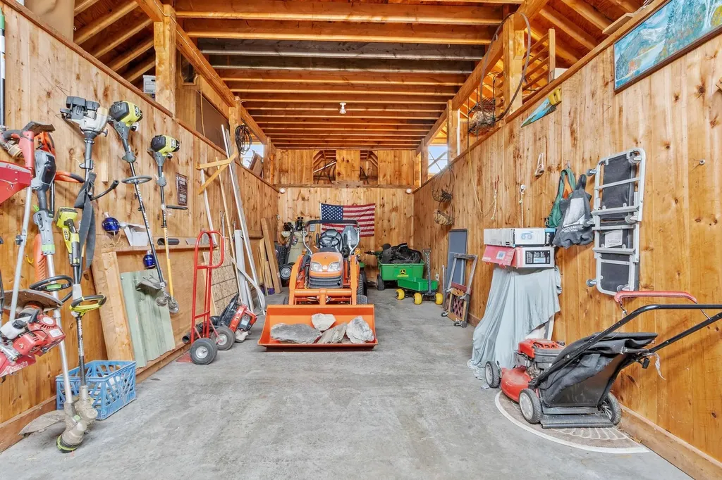 76 English Range Road Derry NH 03038