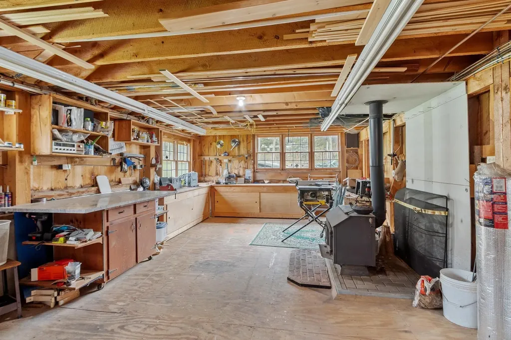 76 English Range Road Derry NH 03038