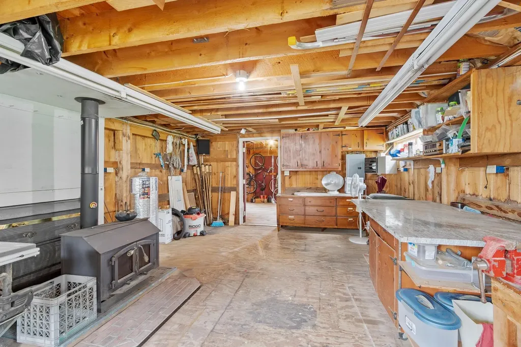 76 English Range Road Derry NH 03038