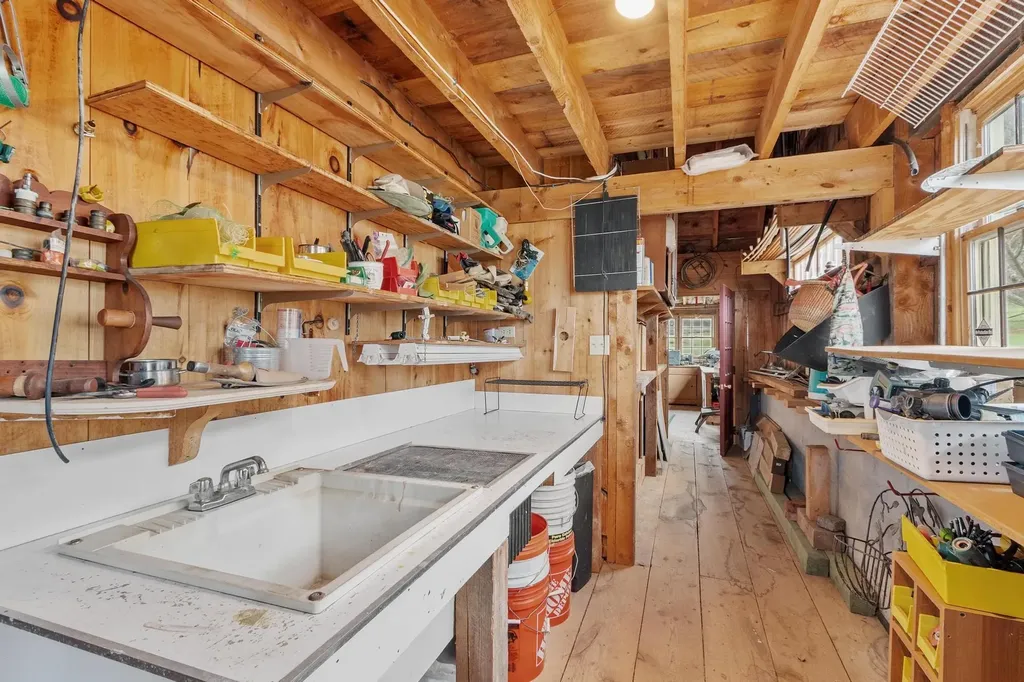 76 English Range Road Derry NH 03038