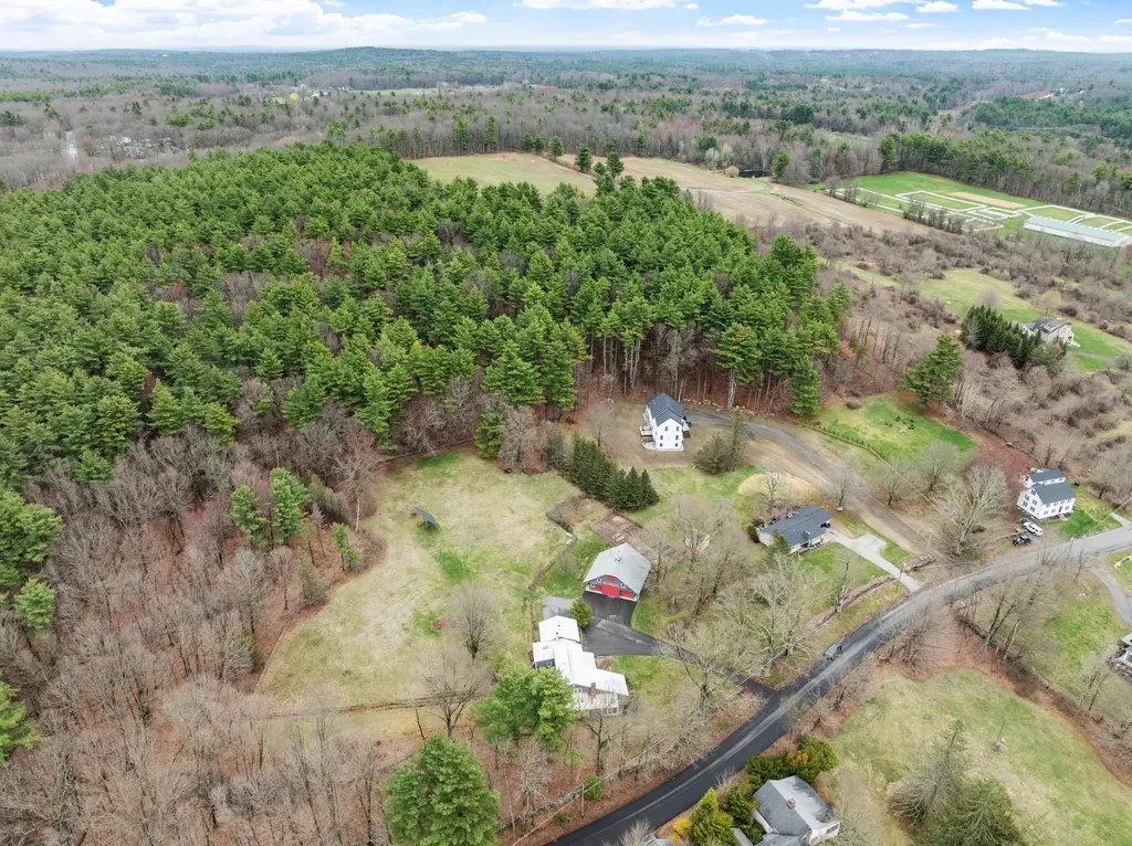 76 English Range Road Derry NH 03038