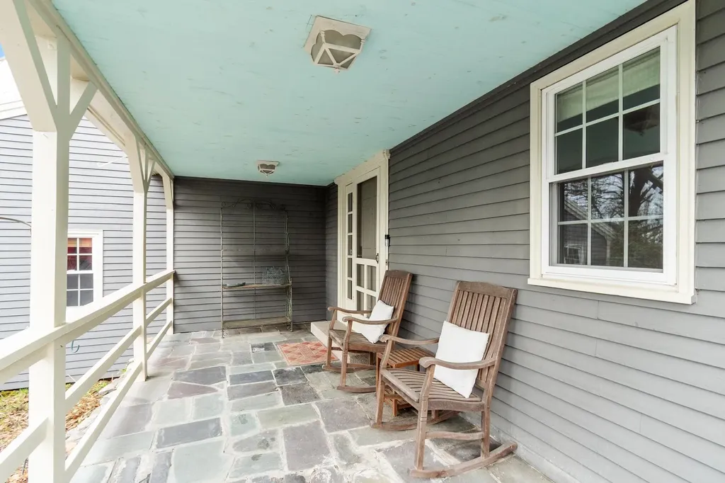 76 English Range Road Derry NH 03038
