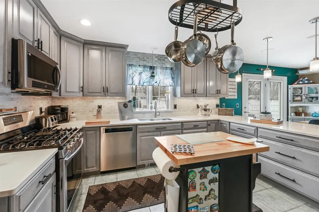 21 Grey Meadow Drive Burlington VT 05408