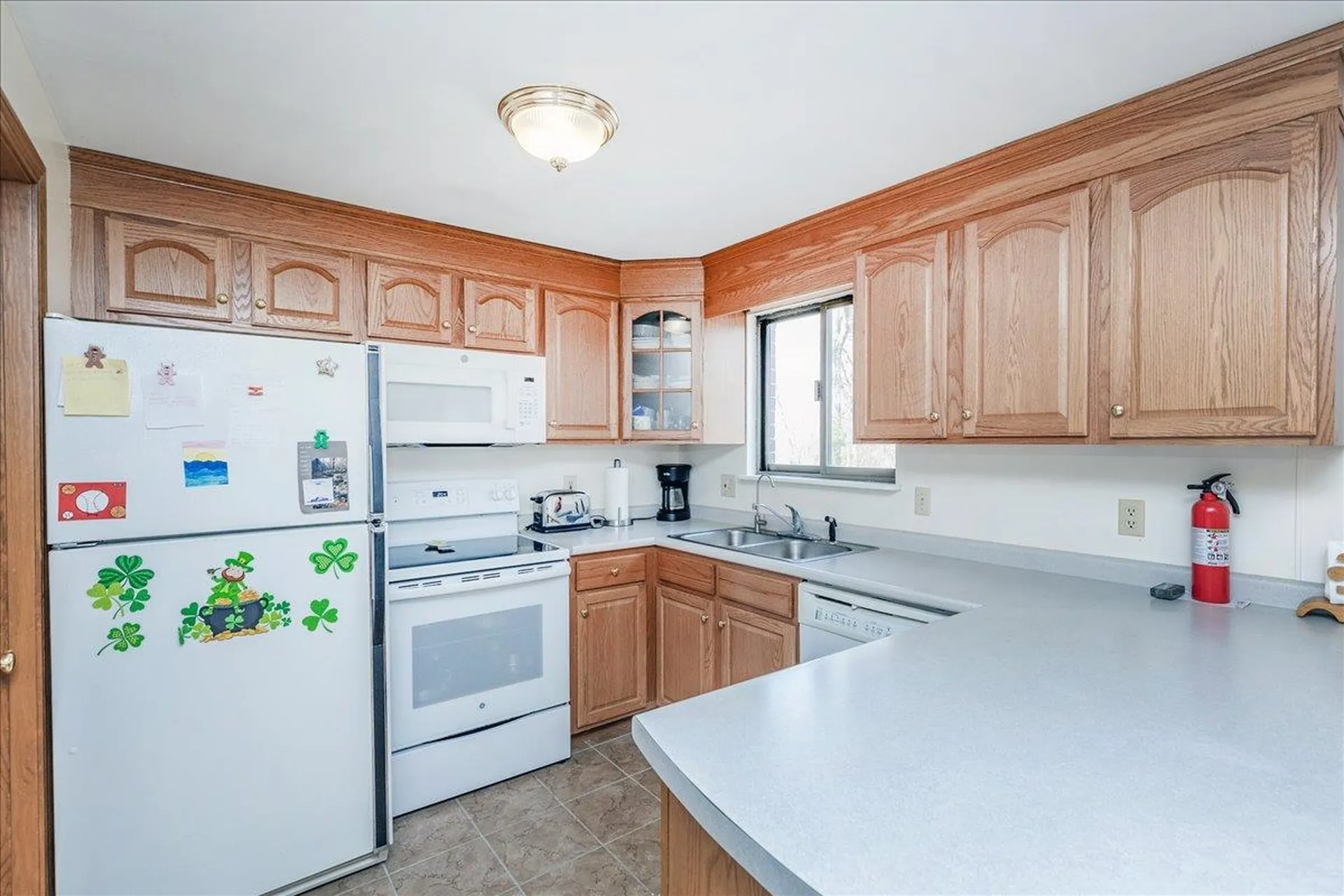 88 Oakridge Drive Londonderry NH 03053