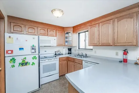 88 Oakridge Drive Londonderry NH 03053