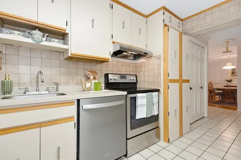 33 Spit Brook Road Nashua NH 03060