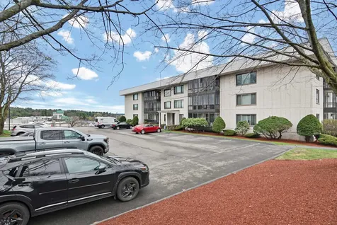 33 Spit Brook Road Nashua NH 03060