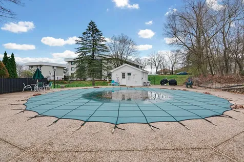 33 Spit Brook Road Nashua NH 03060