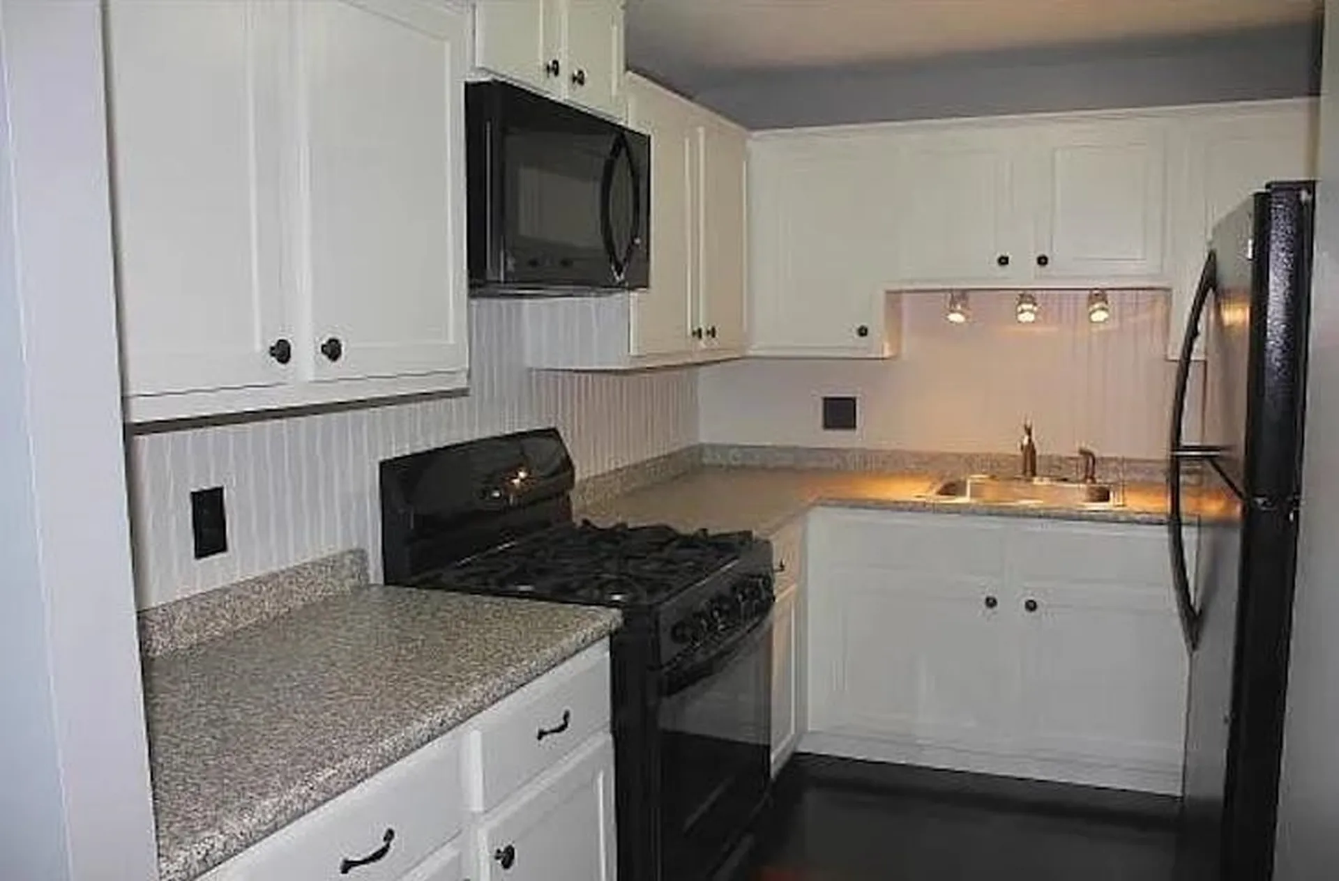 136 Mammoth Road Hooksett NH 03106