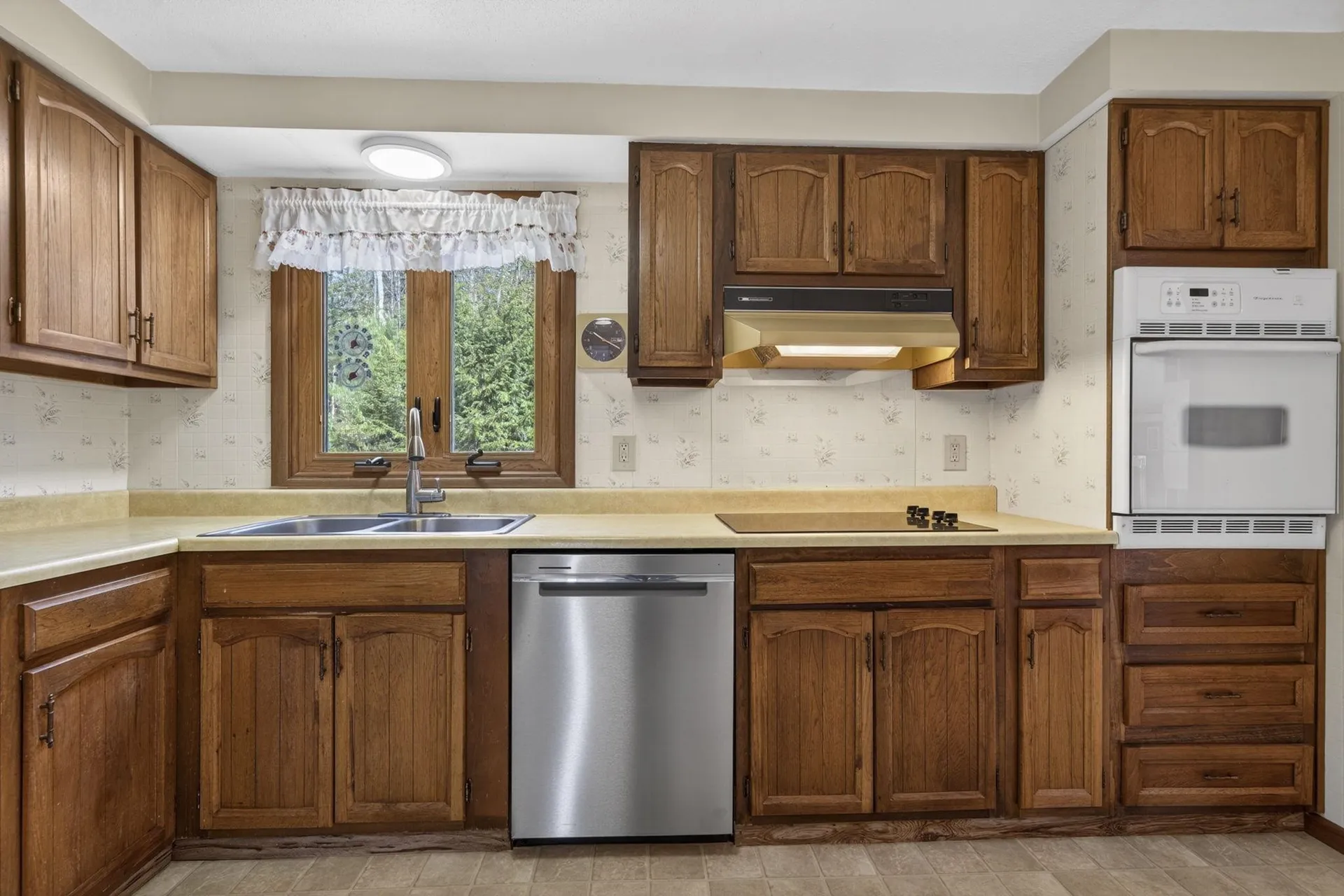 20 Blair Avenue Hillsborough NH 03244