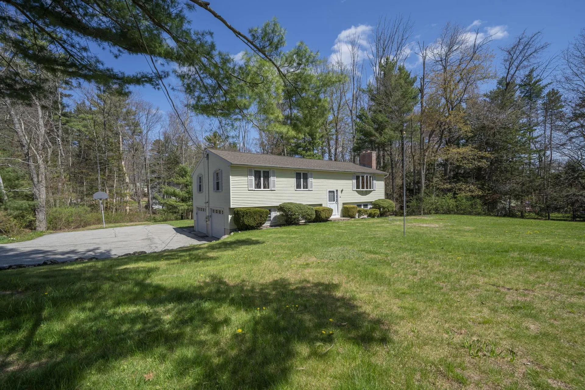 20 Blair Avenue Hillsborough NH 03244