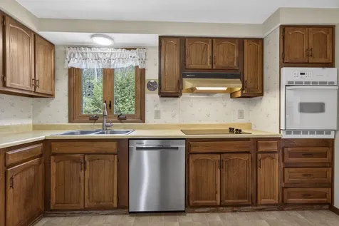20 Blair Avenue Hillsborough NH 03244