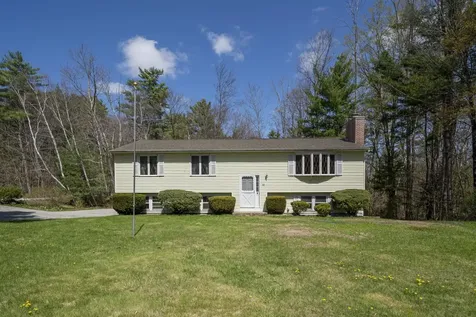 20 Blair Avenue Hillsborough NH 03244