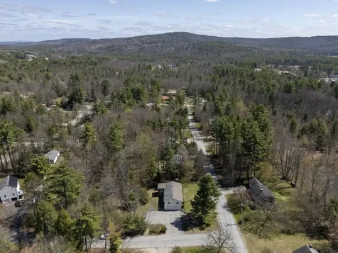 20 Blair Avenue Hillsborough NH 03244