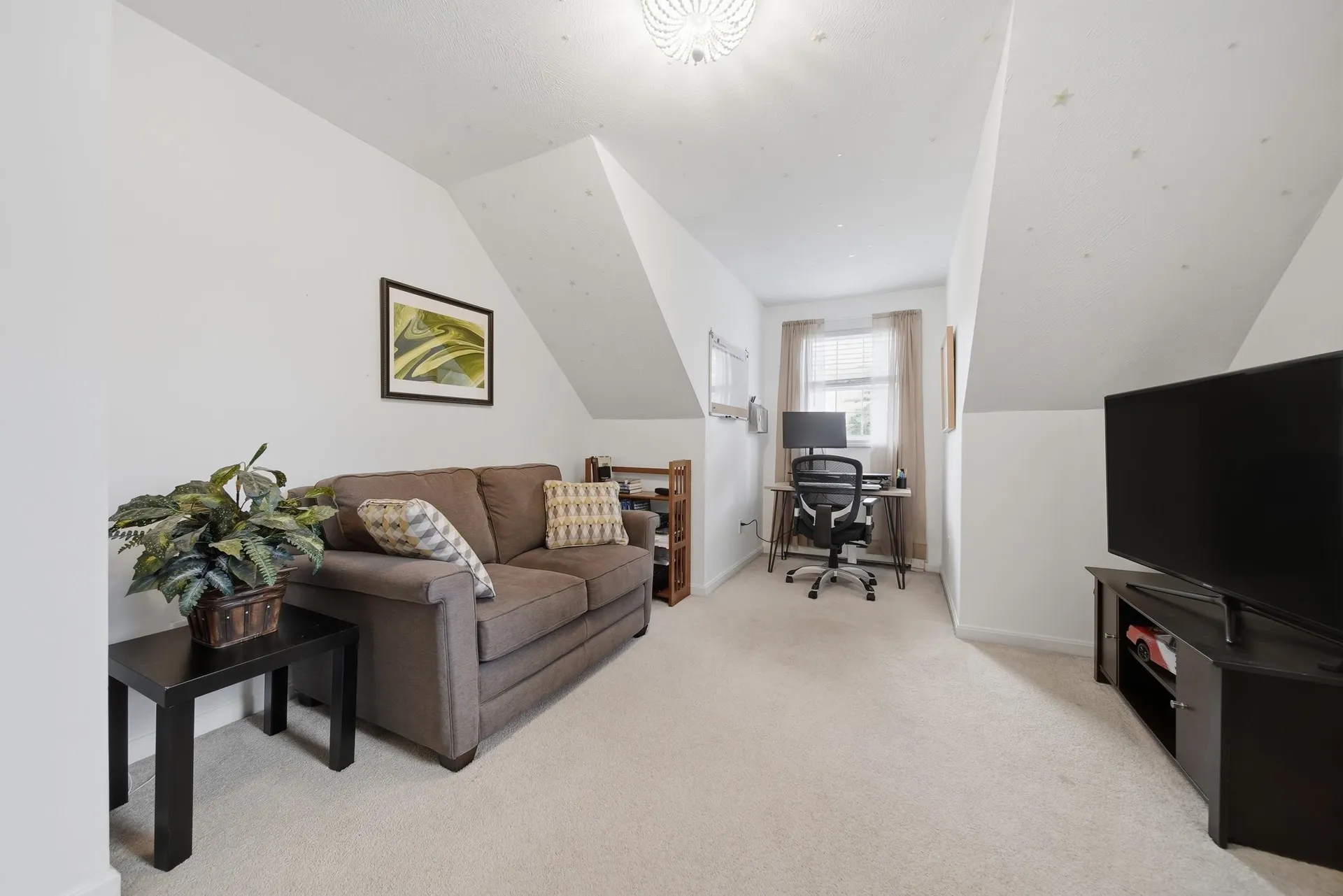 84 New Hampshire Drive Webster NH 03303