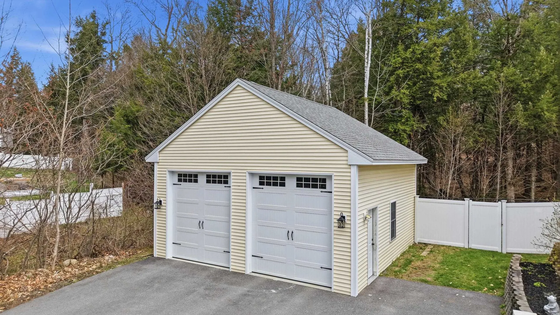 84 New Hampshire Drive Webster NH 03303
