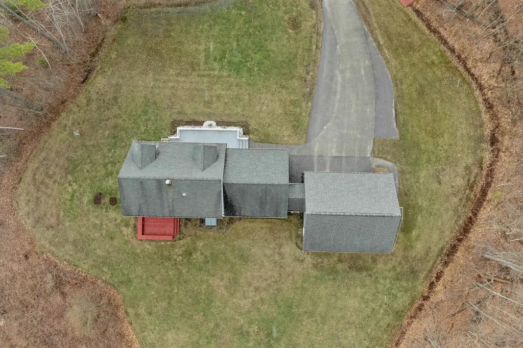 22 Duckworth Road Hebron NH 03241